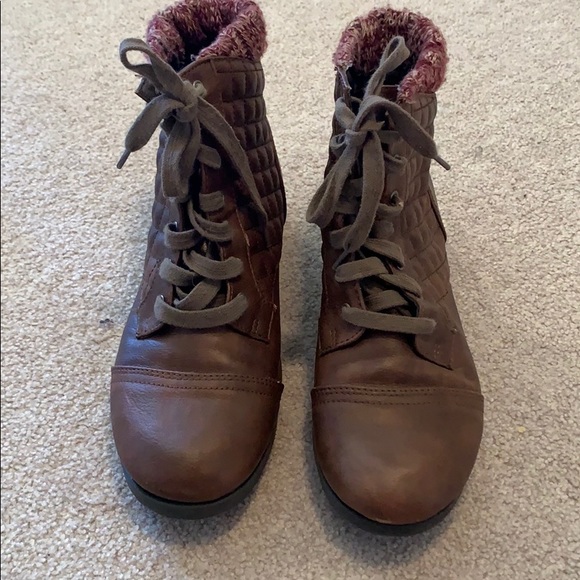 Boots - Picture 1 of 6
